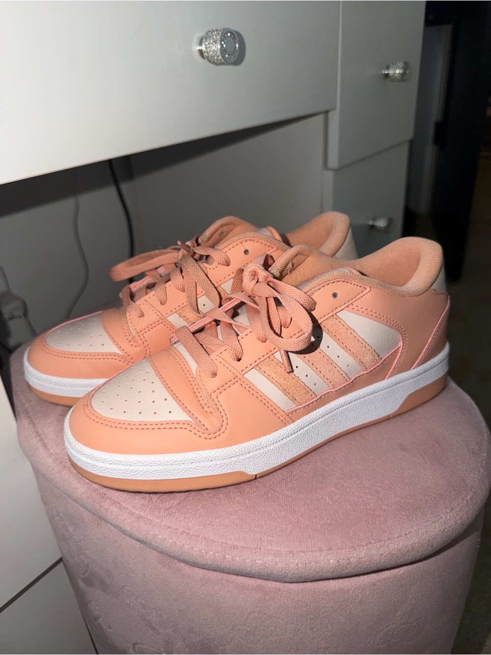 Women’s Adidas break start low sneakers
